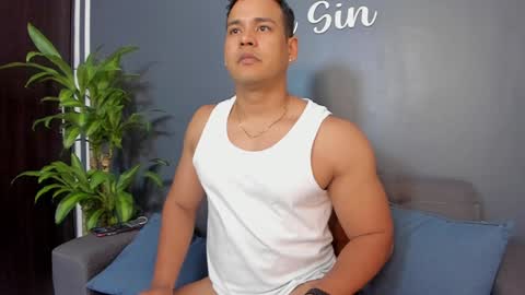 Snapshot of tom_sin_ chatting on 12-16-24, 09:31 Tom Sin online show from 12-16-24, 09:31