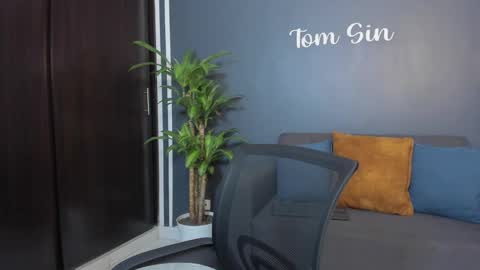 Snapshot of tom_sin_ chatting on 01-22-25, 12:27 Tom Sin online show from 01-22-25, 12:27