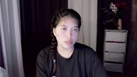 Snapshot of tombalita chatting on 06-12-26, 01:32 mika online show from 06-12-26, 01:32