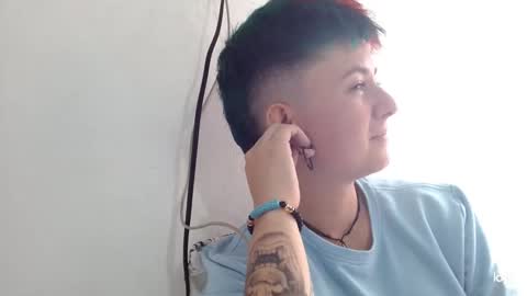 Blue online show from 02-23-25, 07:17