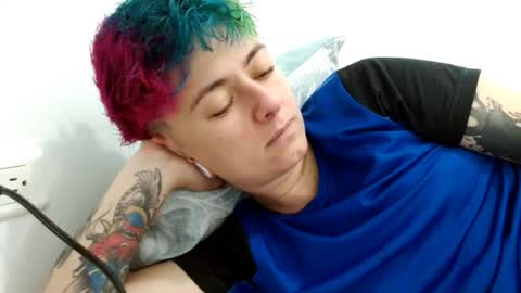 Blue online show from 10-31-25, 05:25