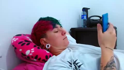 Blue online show from 12-02-25, 05:08