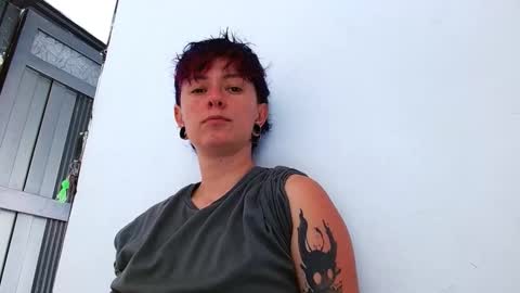 Blue online show from 04-25-26, 05:43