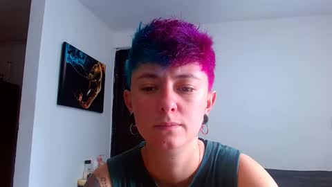 Snapshot of tomboyblue chatting on 05-21-26, 06:04 Blue online show from 05-21-26, 06:04