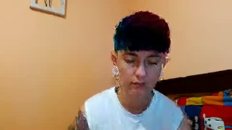 Snapshot of tomboyblue chatting on 06-20-26, 06:33 Blue online show from 06-20-26, 06:33