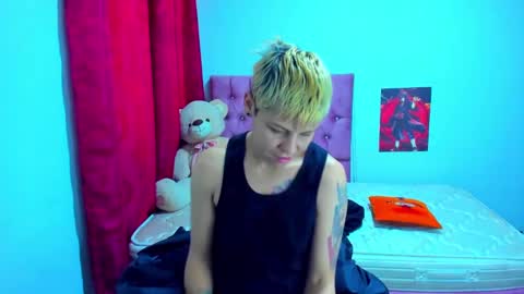 Snapshot of tomboygirl69 chatting on 01-18-25, 07:04 tomboygirl69 online show from 01-18-25, 07:04