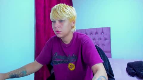 Snapshot of tomboygirl69 chatting on 10-19-25, 09:15 tomboygirl69 online show from 10-19-25, 09:15