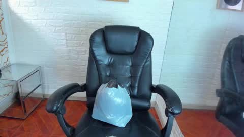 Snapshot of tomboygirl69 chatting on 11-26-25, 07:04 tomboygirl69 online show from 11-26-25, 07:04