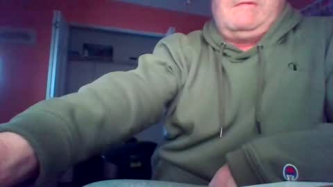 Snapshot of tomcat4848 chatting on 02-14-25, 04:04 tomcat4848 online show from 02-14-25, 04:04