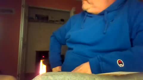 Snapshot of tomcat4848 chatting on 10-11-25, 10:25 tomcat4848 online show from 10-11-25, 10:25
