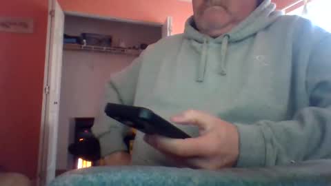 Snapshot of tomcat4848 chatting on 11-06-25, 05:47 tomcat4848 online show from 11-06-25, 05:47