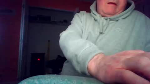 Snapshot of tomcat4848 chatting on 11-15-25, 10:37 tomcat4848 online show from 11-15-25, 10:37