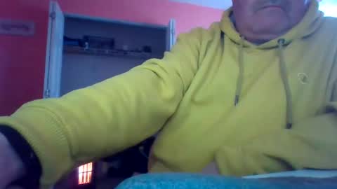 Snapshot of tomcat4848 chatting on 12-15-25, 06:12 tomcat4848 online show from 12-15-25, 06:12