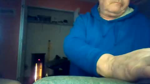 Snapshot of tomcat4848 chatting on 01-11-26, 01:32 tomcat4848 online show from 01-11-26, 01:32