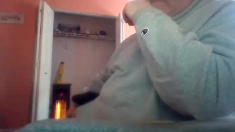 Snapshot of tomcat4848 chatting on 05-11-26, 04:15 tomcat4848 online show from 05-11-26, 04:15