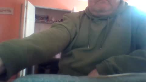 Snapshot of tomcat4848 chatting on 06-11-26, 03:54 tomcat4848 online show from 06-11-26, 03:54