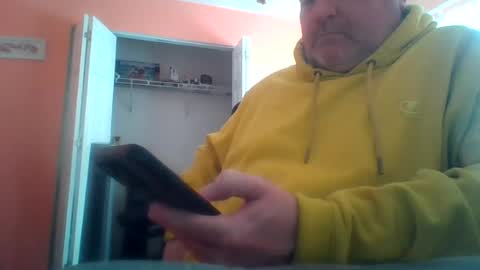 Snapshot of tomcat4848 chatting on 06-12-26, 01:43 tomcat4848 online show from 06-12-26, 01:43