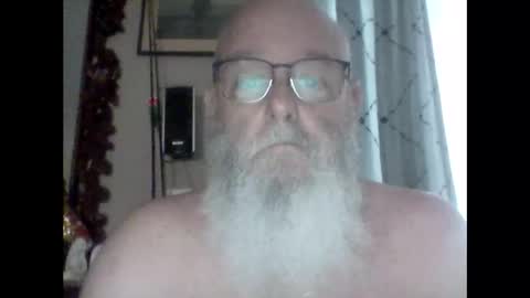 Tommie online show from 09-28-25, 01:38