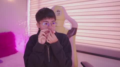 Blue  online show from 04-20-26, 12:19