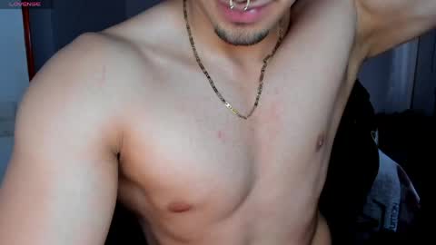 Snapshot of tommy_bred chatting on 05-25-26, 06:36 Twitter BreddTommy IG tommy bredd online show from 05-25-26, 06:36