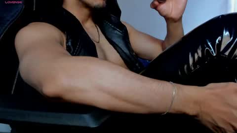 Snapshot of tommy_bred chatting on 06-04-26, 06:25 Twitter BreddTommy IG tommy bredd online show from 06-04-26, 06:25