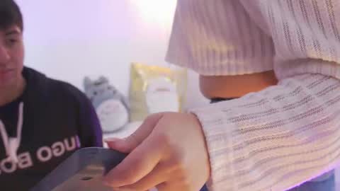 Snapshot of tommy_buttercup chatting on 12-18-25, 01:50 Tommy y butter online show from 12-18-25, 01:50