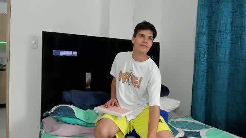 Snapshot of tommy_carlos chatting on 10-04-25, 08:12   online show from 10-04-25, 08:12