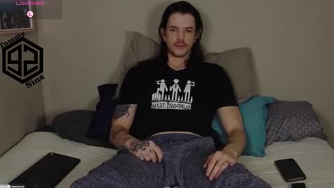 Snapshot of tommy_sins92 chatting on 11-18-25, 08:24 Tommy Sins online show from 11-18-25, 08:24
