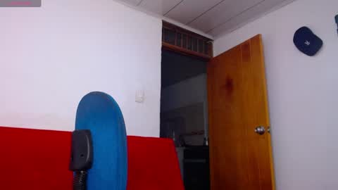 Snapshot of tommyblessd1 chatting on 06-20-26, 09:50 Steven online show from 06-20-26, 09:50