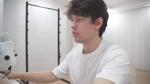 Snapshot of tommyjoyer chatting on 11-15-25, 07:49 Tommy Joyer online show from 11-15-25, 07:49