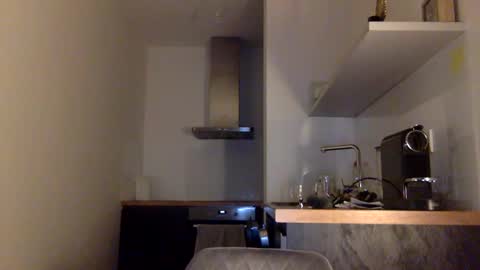 Thomas Fit online show from 01-19-25, 05:28