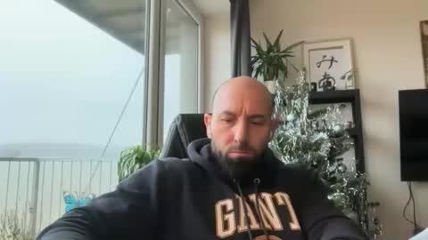 Thomas Fit online show from 12-18-25, 07:58