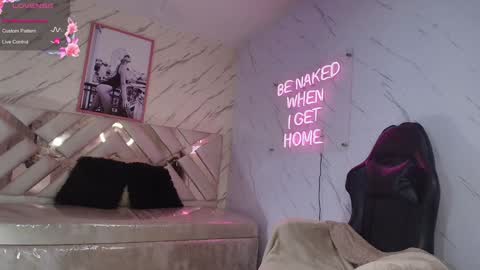 leyla  online show from 01-30-25, 03:44