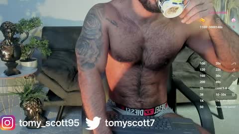 tomy_scott6 online show from 04-10-26, 08:52