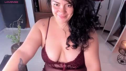 Snapshot of ton_amourrx chatting on 07-22-26, 10:56 lady blue online show from 07-22-26, 10:56