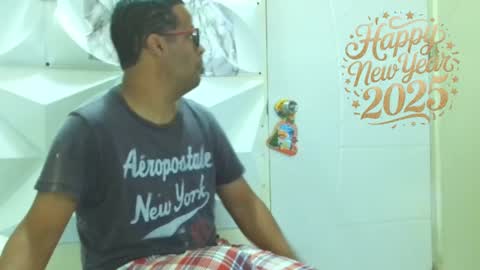 Antonio online show from 01-01-25, 01:05