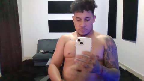 Snapshot of tony19c chatting on 12-22-24, 03:33 toni online show from 12-22-24, 03:33