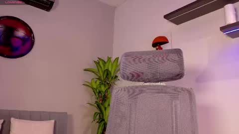 Snapshot of tony_muscle1 chatting on 05-25-26, 08:04 tony muscle1 online show from 05-25-26, 08:04