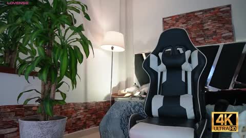 Snapshot of tony_newmen chatting on 12-05-24, 04:09 tony online show from 12-05-24, 04:09