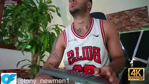 Snapshot of tony_newmen chatting on 12-12-24, 02:44 tony online show from 12-12-24, 02:44