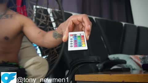 Snapshot of tony_newmen chatting on 01-06-25, 09:11 tony online show from 01-06-25, 09:11