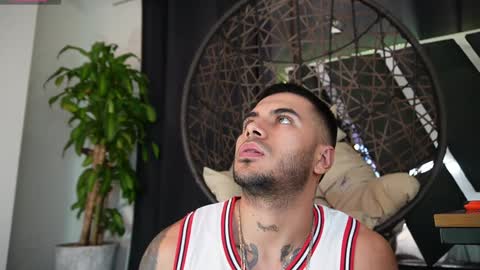 Snapshot of tony_newmen chatting on 01-14-25, 12:11 tony online show from 01-14-25, 12:11