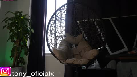 Snapshot of tony_newmen chatting on 01-16-25, 09:19 tony online show from 01-16-25, 09:19