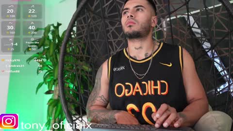 Snapshot of tony_newmen chatting on 01-26-25, 07:31 tony online show from 01-26-25, 07:31