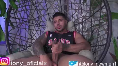 Snapshot of tony_newmen chatting on 10-15-25, 09:15 tony online show from 10-15-25, 09:15