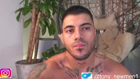 Snapshot of tony_newmen chatting on 10-25-25, 10:26 tony online show from 10-25-25, 10:26