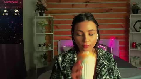 Snapshot of tonya_lamb chatting on 02-15-25, 06:12 Tonya online show from 02-15-25, 06:12