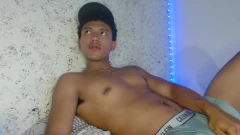 tonydesire_ online show from 04-11-26, 08:13