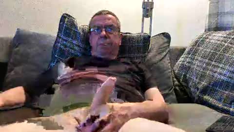 Snapshot of tonyhandjob chatting on 07-20-26, 06:43 tonyhandjob online show from 07-20-26, 06:43