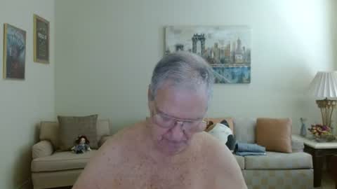 Snapshot of tonysview12000 chatting on 07-09-26, 06:45 tonysview12000 online show from 07-09-26, 06:45